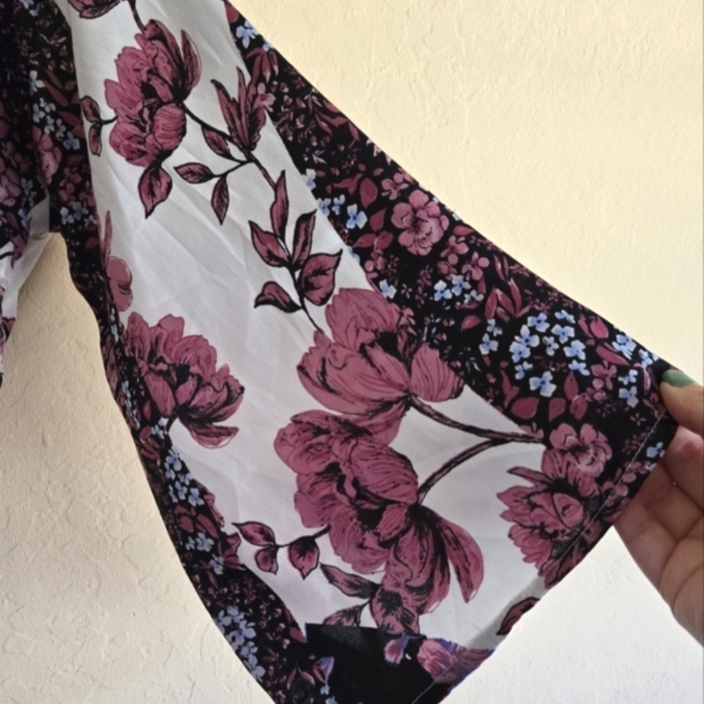 Forever 21 Floral Bell Sleeve Tie Front Cropped Blouse Size Large - Picture 10 of 10